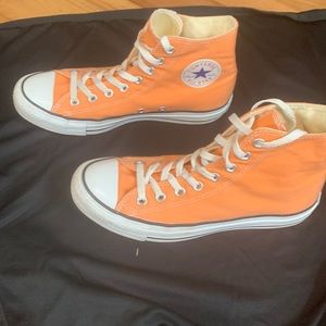 Size 7 Coral Converse Hightops